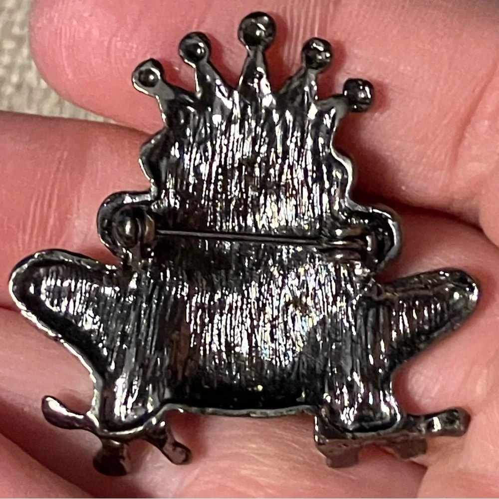 Vintage Frog Prince Kiss Me Crown Brooch Two Tone Fairy Tale Fantasy Kidcore